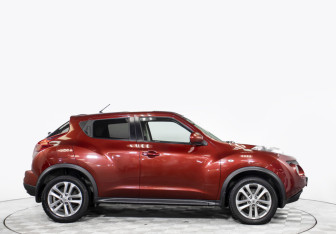Подержанный автомобиль Nissan Juke 2012 года (4 фото)