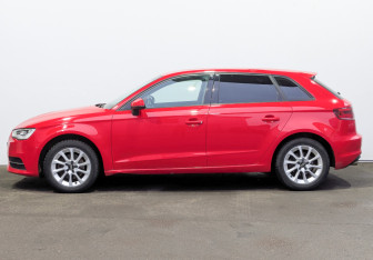 Подержанный автомобиль Audi A3 Hatchback 2013 года (8 фото)
