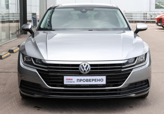 Подержанный автомобиль Volkswagen Arteon 2019 года (2 фото)