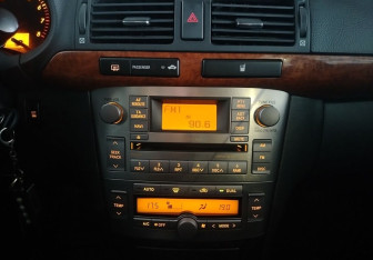 Подержанный автомобиль Toyota Avensis Sedan 2008 года (13 фото)