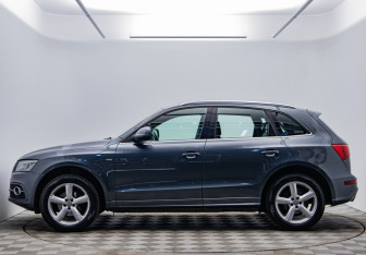 Подержанный автомобиль Audi Q5 2009 года (8 фото)