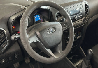 Подержанный автомобиль LADA (ВАЗ) XRAY 2016 года (13 фото)