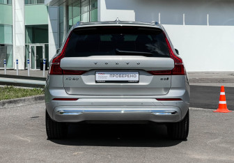 Подержанный автомобиль Volvo XC60 2021 года (6 фото)
