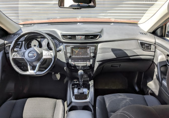 Подержанный автомобиль Nissan X-Trail 2021 года (14 фото)