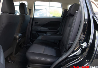 Подержанный автомобиль Mitsubishi Outlander 2018 года (8 фото)