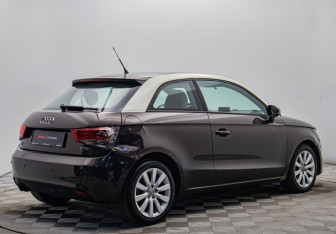 Подержанный автомобиль Audi A1 2011 года (5 фото)