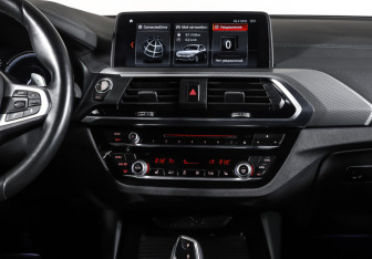 Подержанный автомобиль BMW X3 2018 года (13 фото)