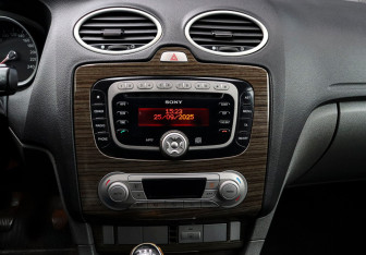 Подержанный автомобиль Ford Focus Hatchback 2008 года (11 фото)