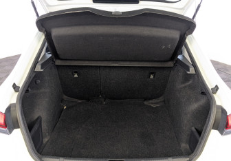 Подержанный автомобиль Skoda Rapid Liftback 2021 года (10 фото)