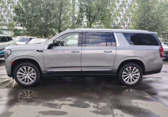 Подержанный автомобиль GMC Yukon 2023 года (5 фото)