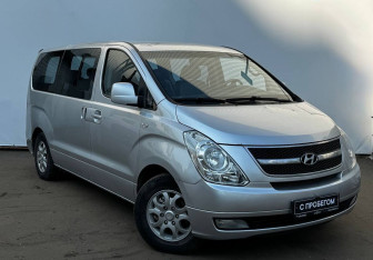 Подержанный автомобиль Hyundai Grand Starex 2010 года (3 фото)