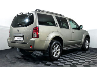 Подержанный автомобиль Nissan Pathfinder 2007 года (5 фото)