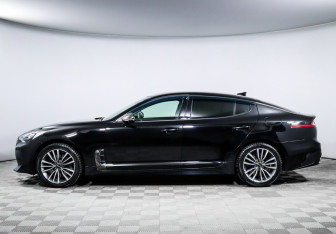 Подержанный автомобиль Kia Stinger 2020 года (8 фото)