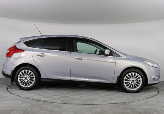 Подержанный автомобиль Ford Focus Hatchback 2013 года (4 фото)