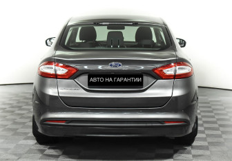 Подержанный автомобиль Ford Mondeo Sedan 2016 года (6 фото)