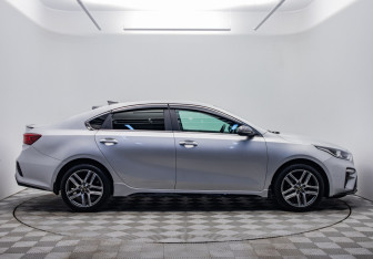 Подержанный автомобиль Kia Cerato Sedan 2020 года (6 фото)