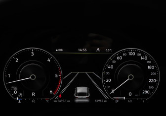 Подержанный автомобиль Volkswagen Touareg 2022 года (11 фото)