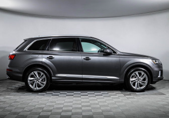 Подержанный автомобиль Audi Q7 2021 года (4 фото)