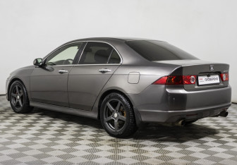 Подержанный автомобиль Honda Accord Sedan 2007 года (7 фото)