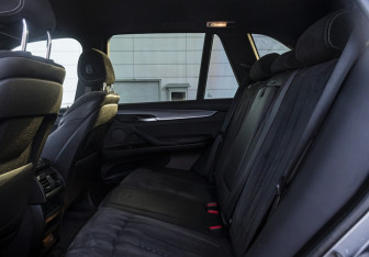 Подержанный автомобиль BMW X5 2018 года (16 фото)