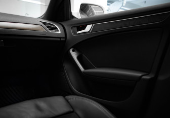 Подержанный автомобиль Audi A4 Sedan 2015 года (20 фото)