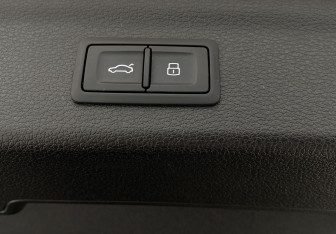 Подержанный автомобиль Audi Q3 2020 года (11 фото)