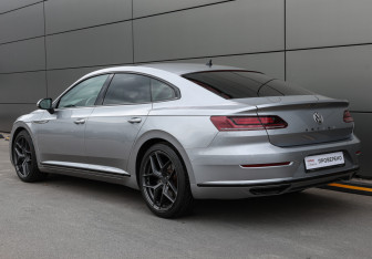 Подержанный автомобиль Volkswagen Arteon 2019 года (6 фото)