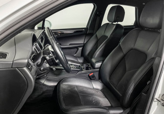 Подержанный автомобиль Porsche Macan 2016 года (15 фото)