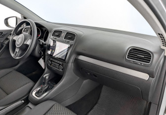 Подержанный автомобиль Volkswagen Golf Hatchback 2012 года (11 фото)