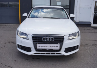 Подержанный автомобиль Audi A4 Sedan 2009 года (2 фото)