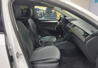 Подержанный автомобиль Skoda Octavia Liftback 2017 года (10 фото)