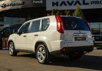 Подержанный автомобиль Nissan X-Trail 2012 года (5 фото)