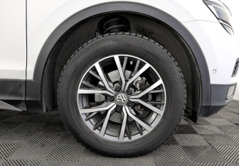 Подержанный автомобиль Volkswagen Tiguan 2019 года (18 фото)