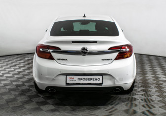 Подержанный автомобиль Opel Insignia Liftback 2014 года (6 фото)