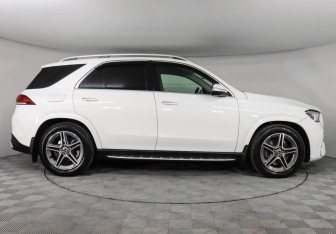 Подержанный автомобиль Mercedes-Benz GLE 2020 года (4 фото)