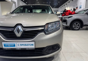 Подержанный автомобиль Renault Logan Sedan 2016 года (8 фото)