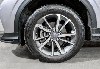 Подержанный автомобиль Geely Coolray 2023 года (18 фото)