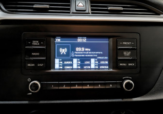 Подержанный автомобиль Kia Rio Hatchback 2021 года (15 фото)