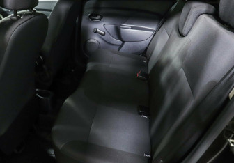 Подержанный автомобиль Renault Sandero 2018 года (10 фото)