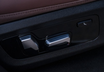 Подержанный автомобиль BMW X5 2023 года (25 фото)