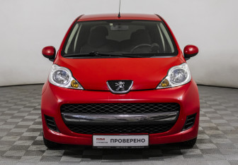 Подержанный автомобиль Peugeot 107 2010 года (2 фото)