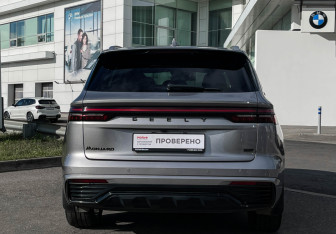 Подержанный автомобиль Geely Monjaro 2023 года (6 фото)