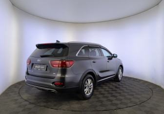 Подержанный автомобиль Kia Sorento 2019 года (5 фото)
