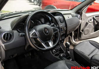 Подержанный автомобиль Renault Duster 2019 года (14 фото)