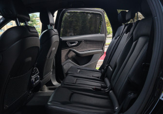 Подержанный автомобиль Audi Q7 2019 года (8 фото)