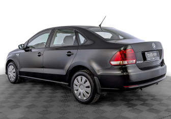 Подержанный автомобиль Volkswagen Polo Sedan 2016 года (7 фото)