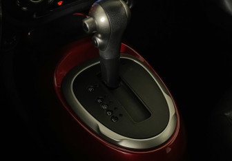Подержанный автомобиль Nissan Juke 2011 года (15 фото)