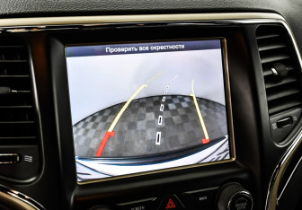 Подержанный автомобиль Jeep Grand Cherokee 2013 года (14 фото)