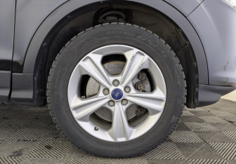 Подержанный автомобиль Ford Kuga 2016 года (12 фото)