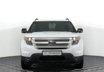 Подержанный автомобиль Ford Explorer 2013 года (2 фото)